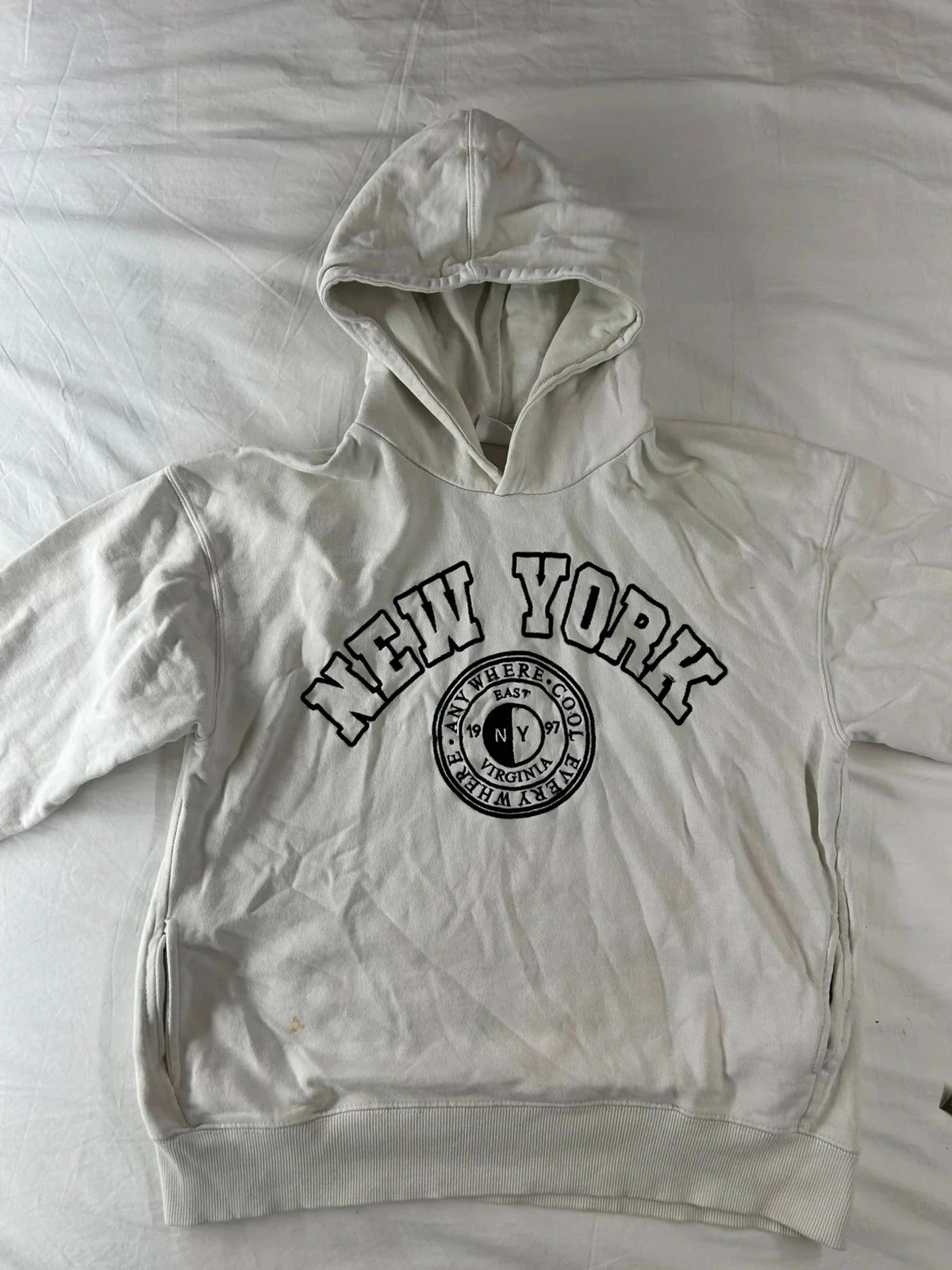Pull à capuche blanc imprimé New York zara
